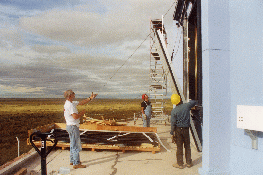 1.25 - raising shutter door at Los Leones bay 5