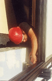 2.16 - Installing opening system at bay 4 of Los Leones 