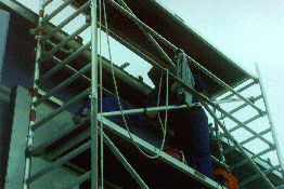 22 - Los Leones bay 5, adjusting shutter door